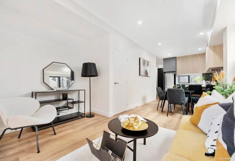 31 Parkwood Avenue, Westgate, Auckland - Carousel 2