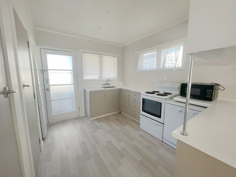 1B Greensboro Street, Hamilton East, Hamilton - Carousel 2