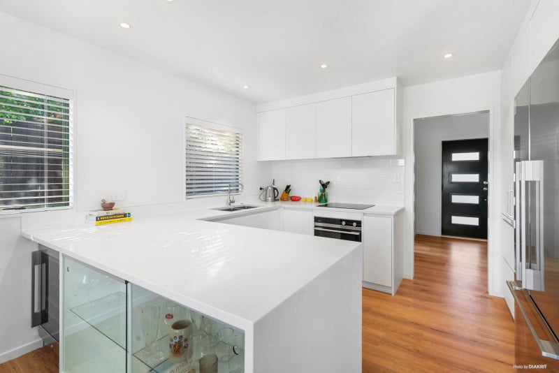 12 Redfern Lane, Glenfield, Auckland - Carousel 2