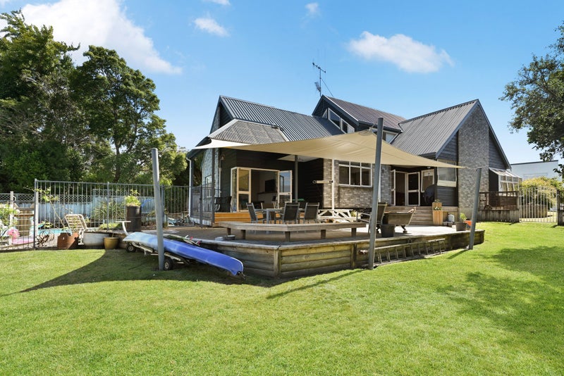 15 Willowfield Place, Pukete, Hamilton - Carousel 1