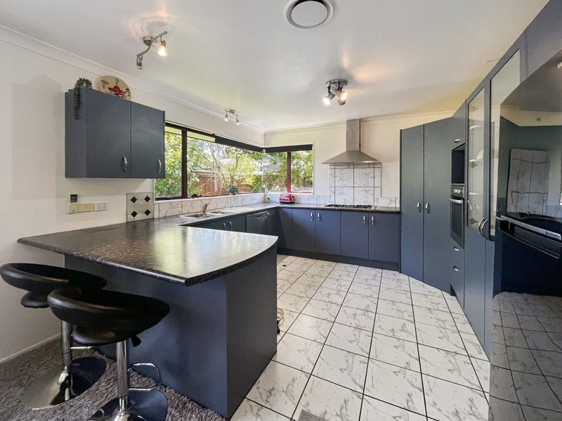 10 Branigan Parade, Kelvin Grove, Palmerston North - Carousel 2