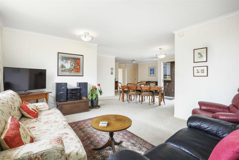 36A Diomede Glade, Flagstaff, Hamilton - Carousel 2