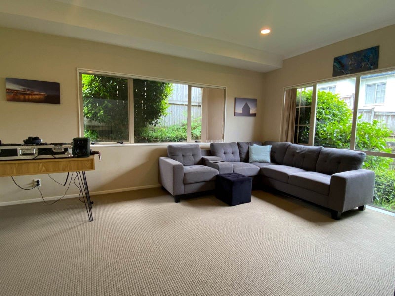 10 Melness Place, Flat Bush, Auckland - Carousel 2
