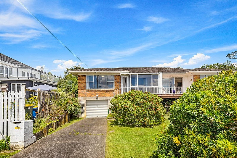 8 Hillary Heights Avenue, Glendene, Auckland - Carousel 2