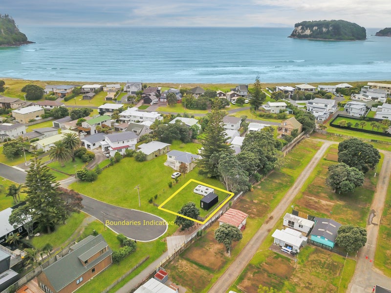 128 Diana Avenue, Whangamata - Carousel 1