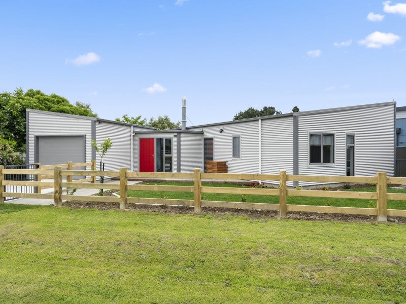 15A Roberts Street, Martinborough - Carousel 1