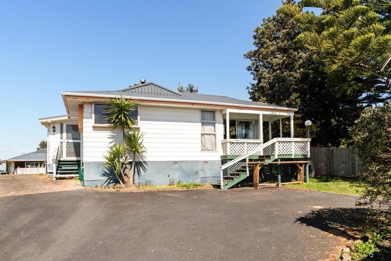 1116 PAPAMOA BEACH ROAD, Papamoa Beach, Tauranga - Carousel 2