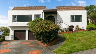 6 Atlanta Grove, Brooklyn, Wellington - Carousel 1