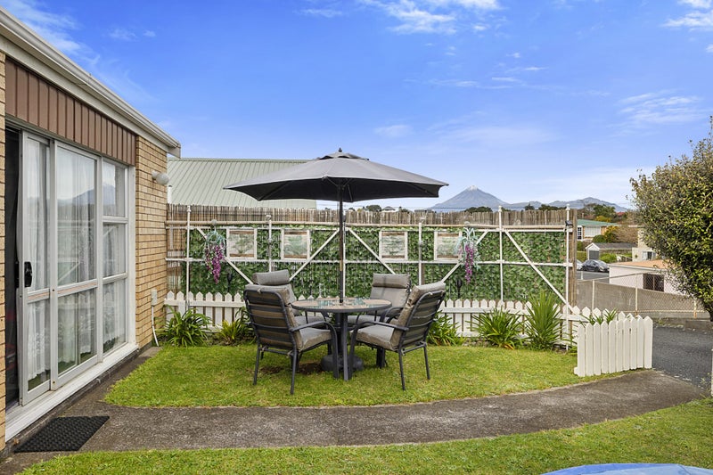 2/10 Birdwood Avenue, Moturoa, New Plymouth - Carousel 1