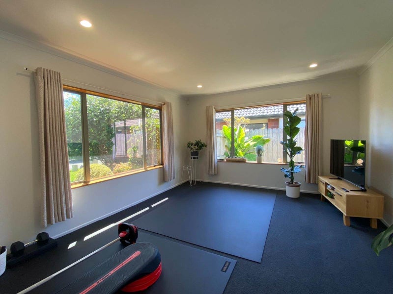 38 Wayne Francis Drive, East Tamaki, Auckland - Carousel 2