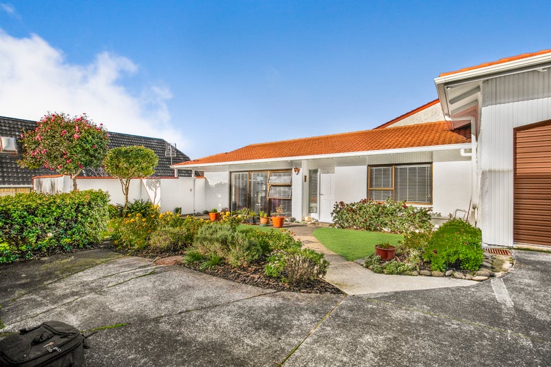 2/28 Pakira Avenue, Glendene, Auckland - Carousel 9
