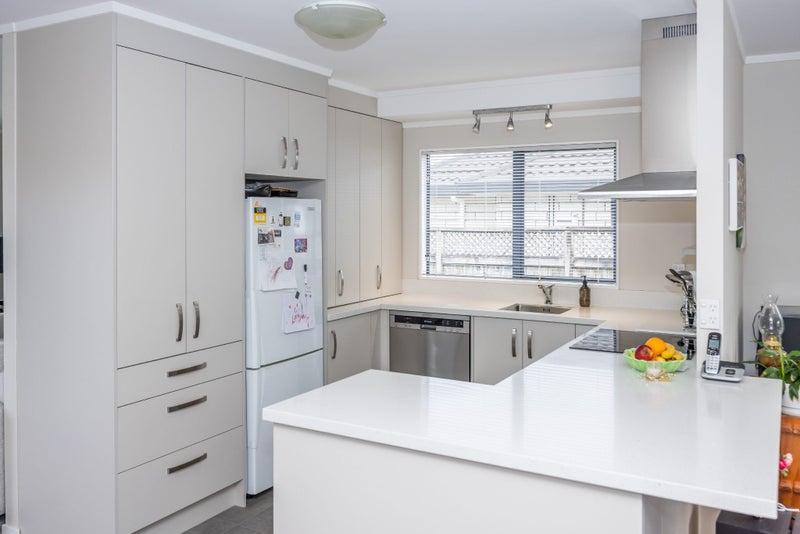 9 Friesian Place, Grandview Heights, Hamilton - Carousel 2