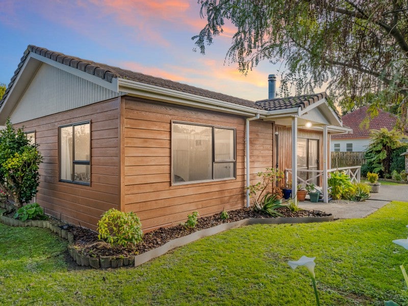 2/20 Trafalgar Street, Waiwhetu, Lower Hutt - Carousel 1