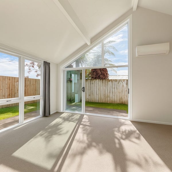 11 Unity Lane, Melville, Hamilton - Carousel 1