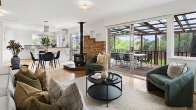 52 Glen Marine Parade, Glendene, Auckland - Carousel 1