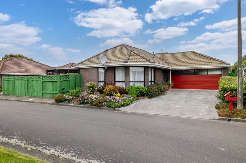 4 Seville Court, Terrace End, Palmerston North - Carousel 1