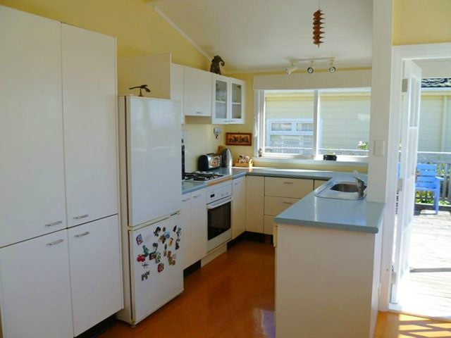 29 Karepa Street, Brooklyn, Wellington - Carousel 2