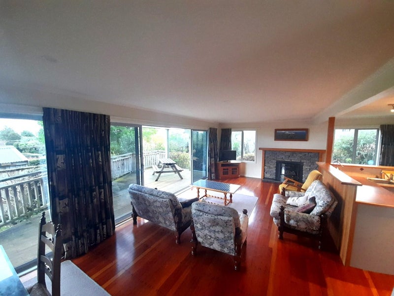 7 Weka Road, Waipahihi, Taupo - Carousel 2