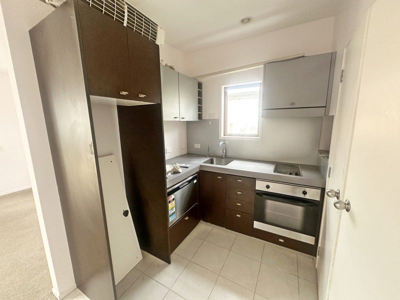 63B/21 Hunters Park Drive, Three Kings, Auckland - Carousel 2