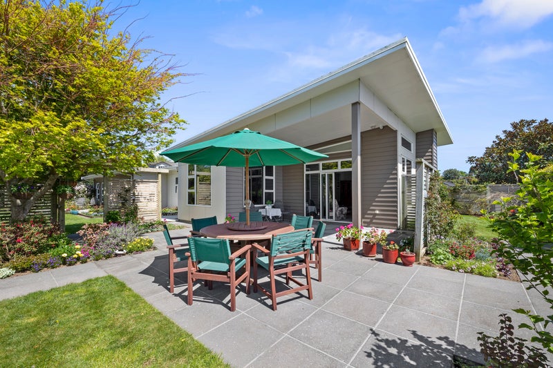 10B Long Place, Frankleigh Park, New Plymouth - Carousel 1