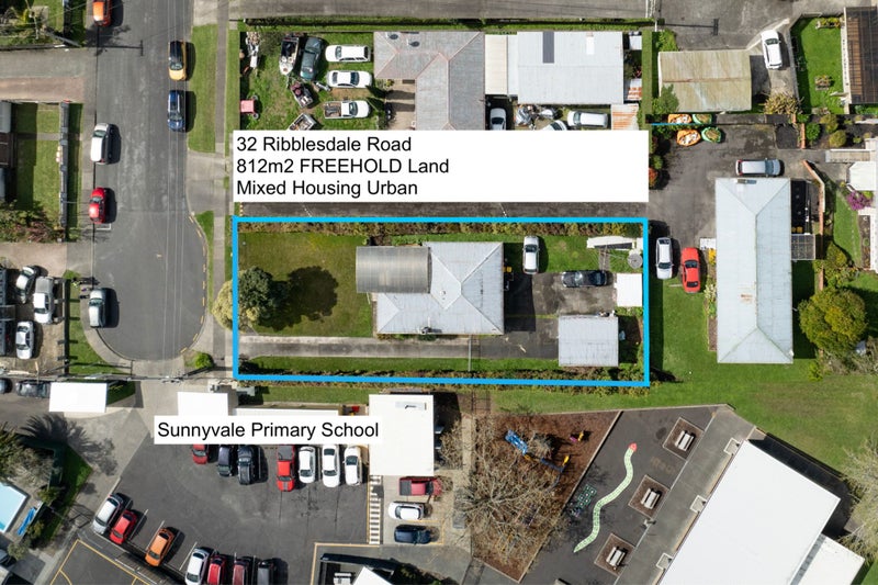 32 Ribblesdale Road, Henderson, Auckland - Carousel 1