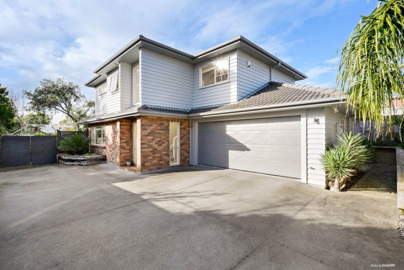 2/0 Union Road, Howick, Auckland - Carousel 1
