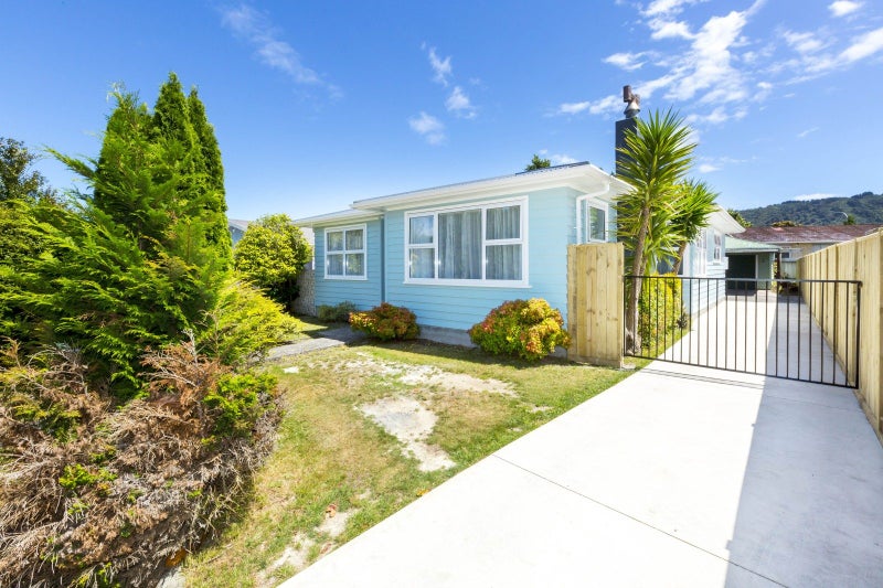 61 Oregon Drive, Maoribank, Upper Hutt - Carousel 1