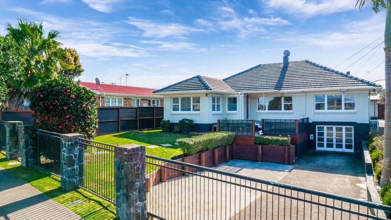 4 Myers Road, Manurewa East, Auckland - Carousel 2