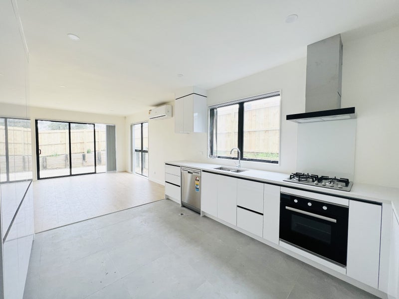 79A Carlisle Road, Torbay, Auckland - Carousel 2