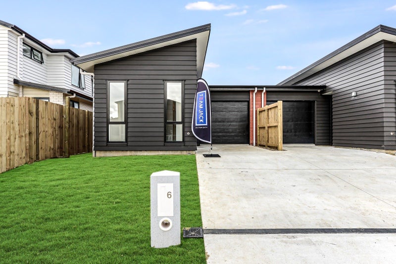 2/6 Tiro Place, Rototuna North, Hamilton - Carousel 1