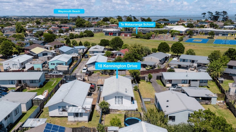 2/18 KENNINGTON DRIVE, Clendon Park, Auckland - Carousel 1