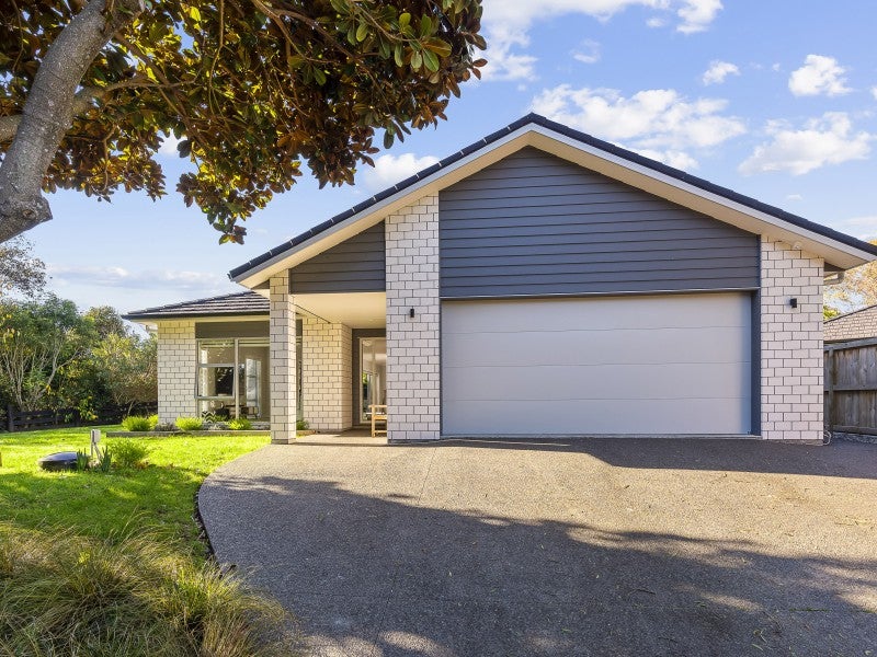 2 Stoneleigh Grove, Paraparaumu - Carousel 2
