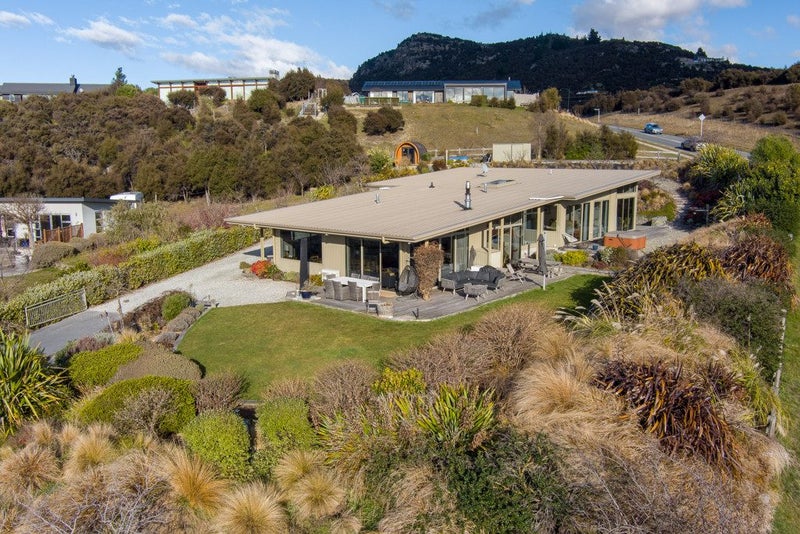 2 Hardie Place, Albert Town, Wanaka - Carousel 2