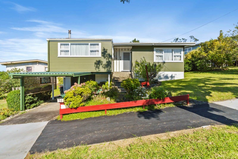 53 Rosamund Avenue, New Windsor, Auckland - Carousel 1