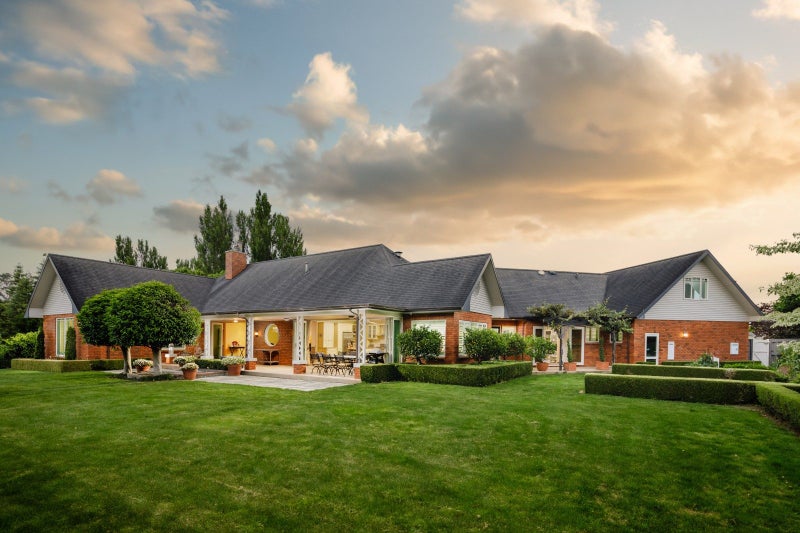 77 Harrowfield Drive, Harrowfield, Hamilton - Carousel 1