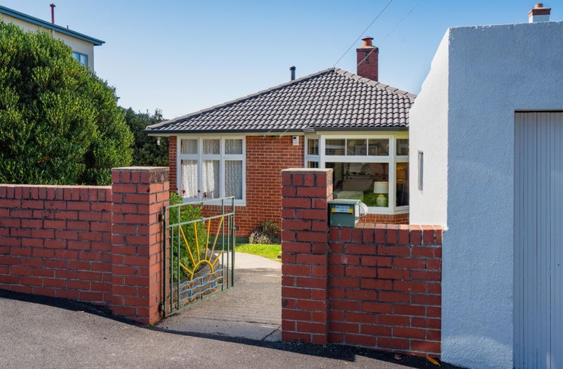 7 Bruce Street, Roslyn, Dunedin - Carousel 1