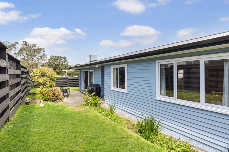 18 Batchelor Street, Newlands, Wellington - Carousel 2