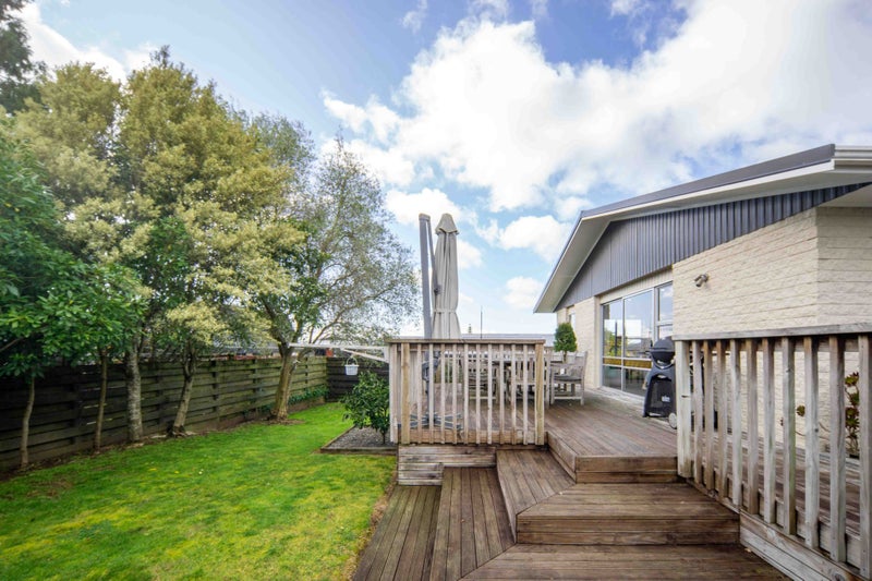 12 Resthill Crescent, Glenview, Hamilton - Carousel 2