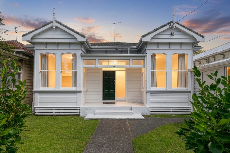 54 Kilbirnie Crescent, Kilbirnie, Wellington - Carousel 1