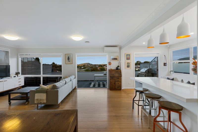 12 Brothers Street, New Windsor, Auckland - Carousel 1