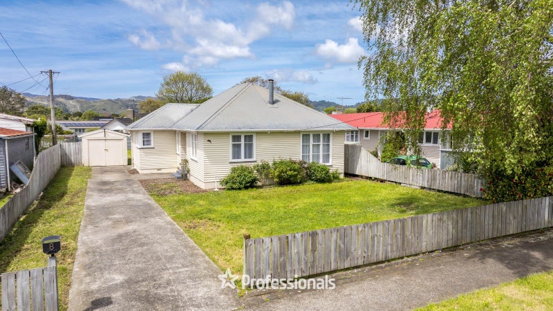 8 Ruahine Street, Trentham, Upper Hutt - Carousel 1
