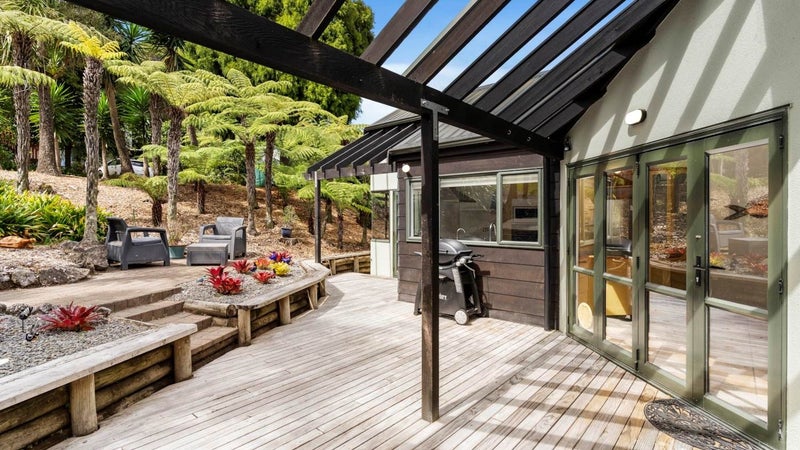 27 Darcy Place, Massey, Auckland - Carousel 1