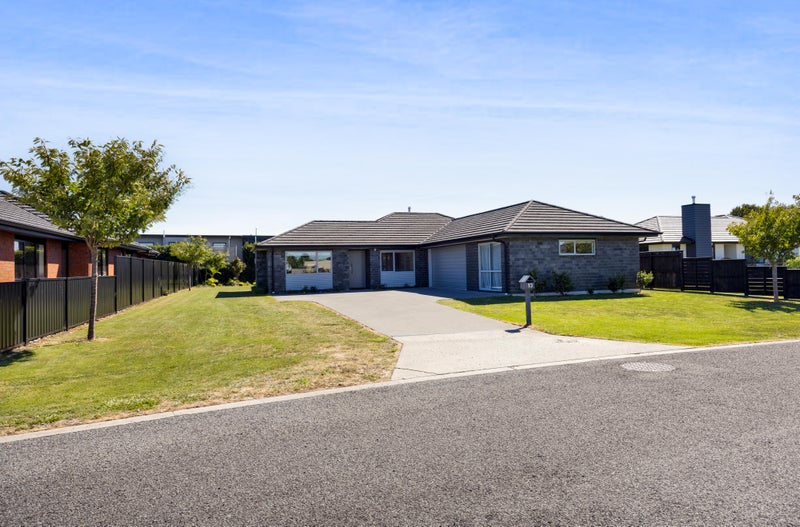 13 Cooke Farm Grove, Waiwhakaiho, New Plymouth - Carousel 2