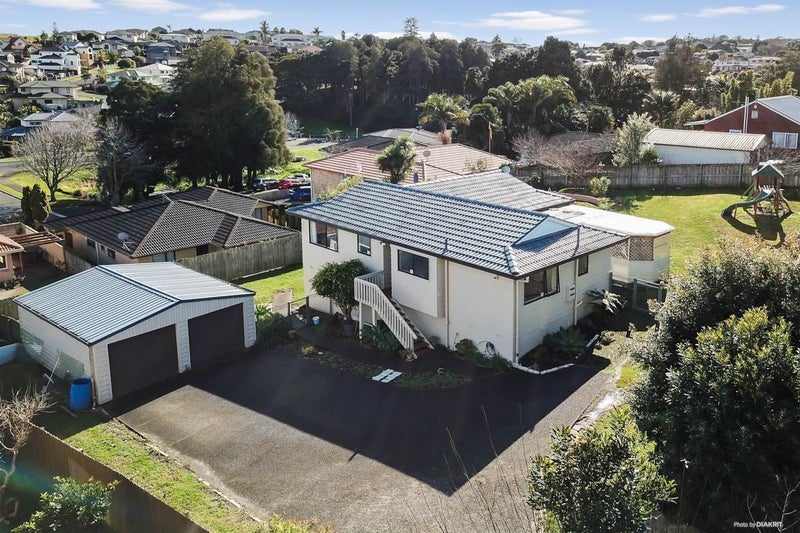 57C Everglade Drive, Goodwood Heights, Auckland - Carousel 1