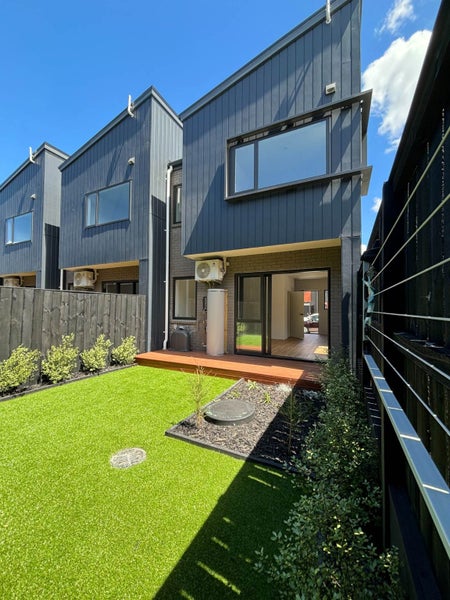 14 Rana Road, Flat Bush, Auckland - Carousel 12