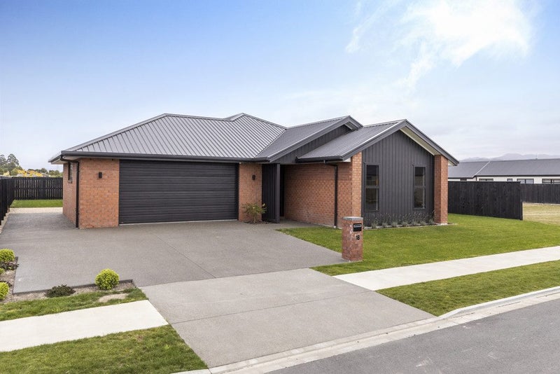 18 Bond Street, Springlands, Blenheim - Carousel 1