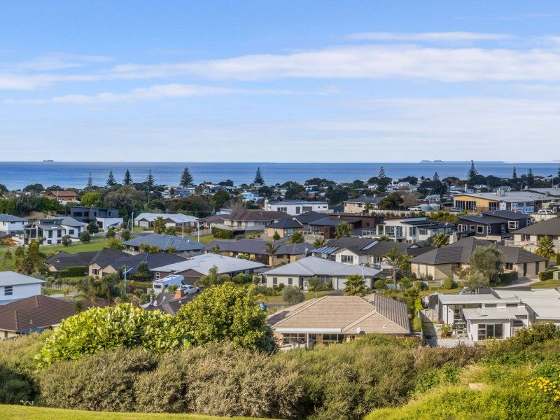 27 Tohora View, Waihi Beach, Waihi Beach - Carousel 2