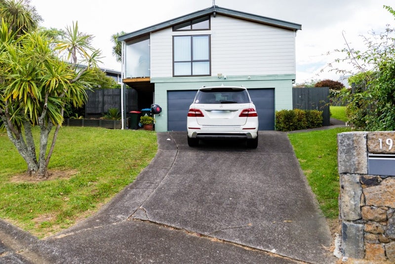 19 Pyatt Crescent, Saint Johns, Auckland - Carousel 12