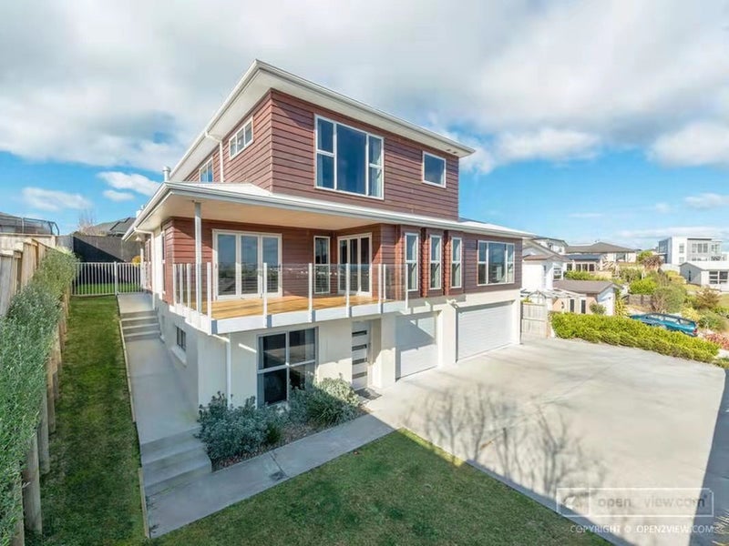 41 The Ford, Huntington, Hamilton - Carousel 1