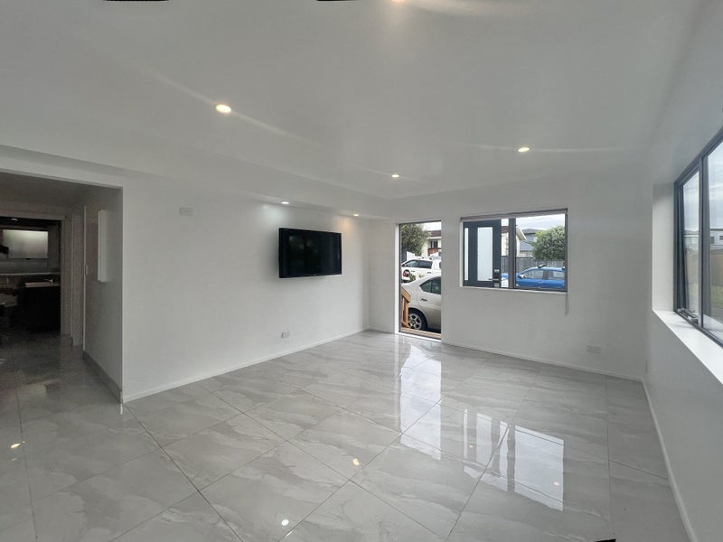 60 Jandell Crescent, Bucklands Beach, Auckland - Carousel 2